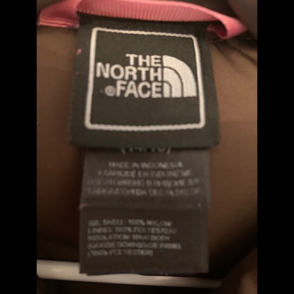 Girl’s North Face Pink Quilted Vest - Picture 5 of 6